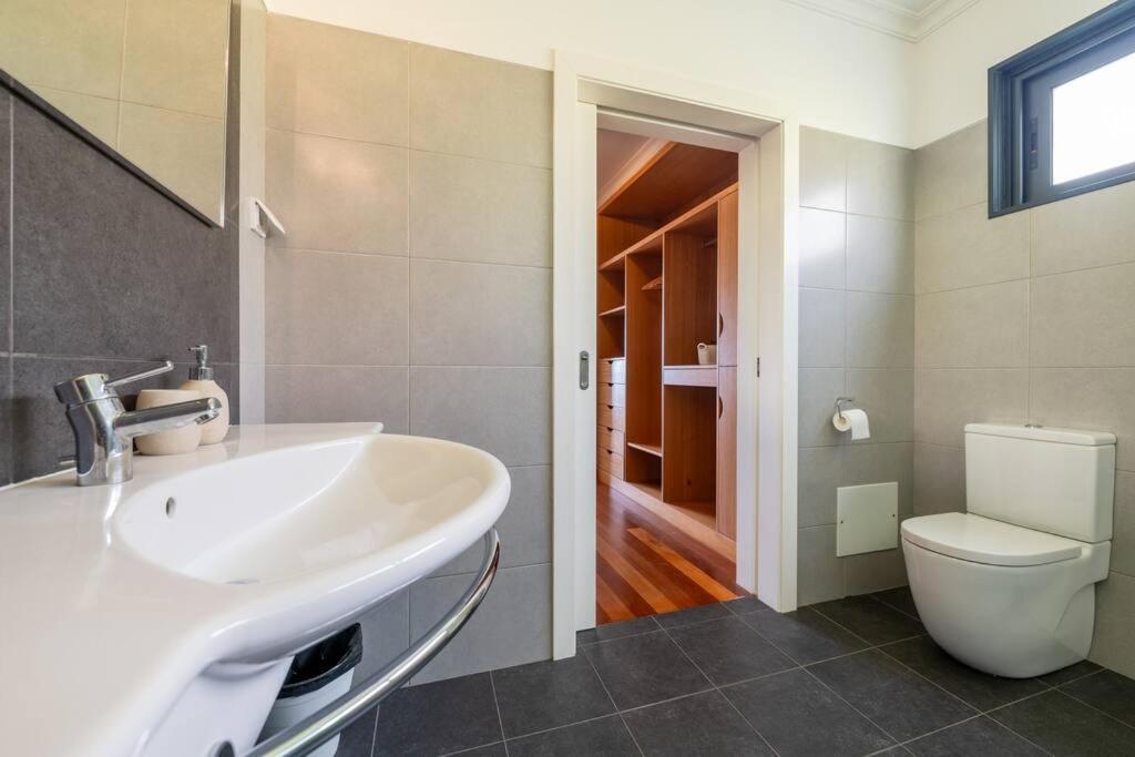 Luxury Haven: Heated Pool, Ac & Sun *