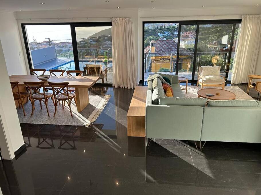 Luxury Haven: Heated Pool, Ac & Sun *