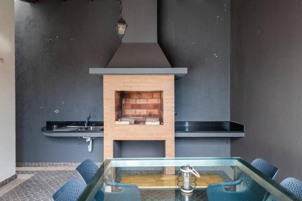 Villa Luxury Haven: Heated Pool, Ac & Sun