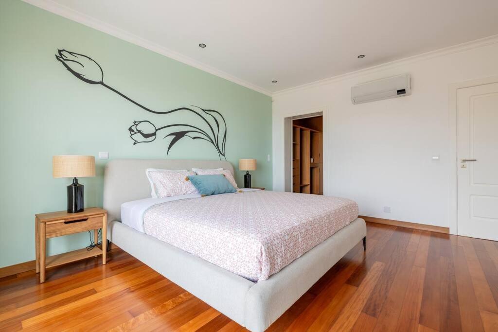 Villa Luxury Haven: Heated Pool, Ac & Sun